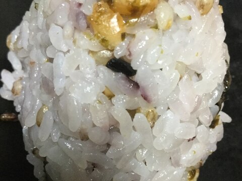 海苔大豆でおにぎり